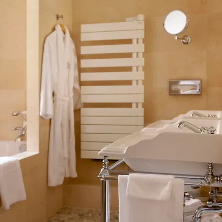 Cour Du Corbeau - Mgallery Collection Hotel 4*
