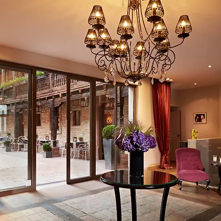 Hotel Cour Du Corbeau - Mgallery 4*